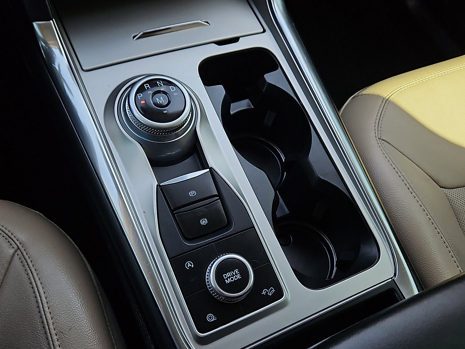 Used 2020 Ford Explorer Limited image 14