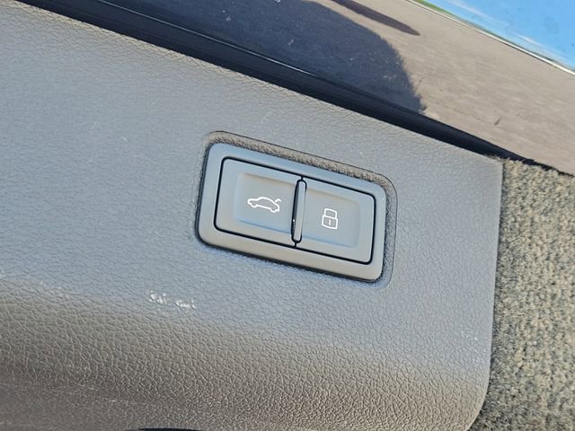 Used 2022 Bentley Bentayga image 8