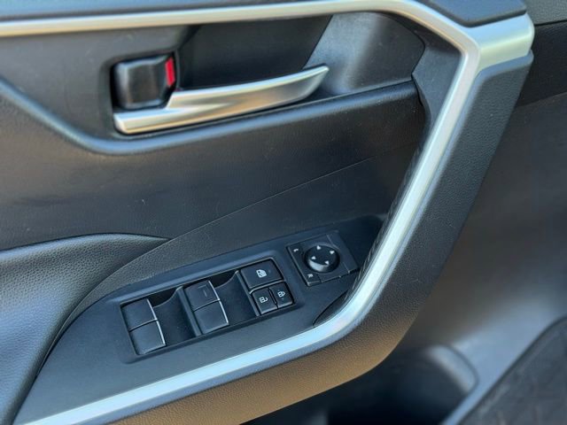 Used 2019 Toyota RAV4 XLE Premium image 11