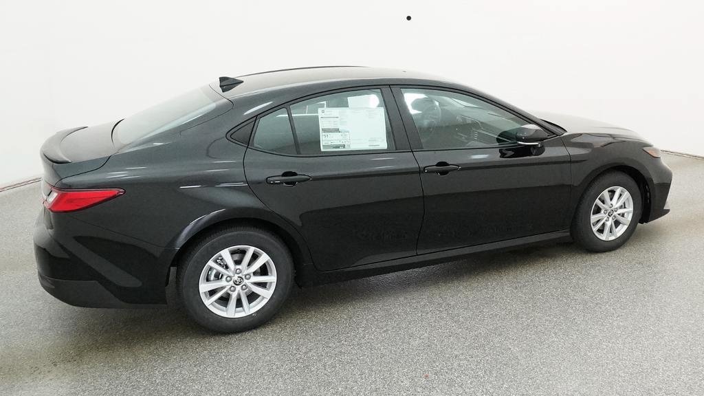 New 2026 Toyota Camry Hybrid FWD image 16