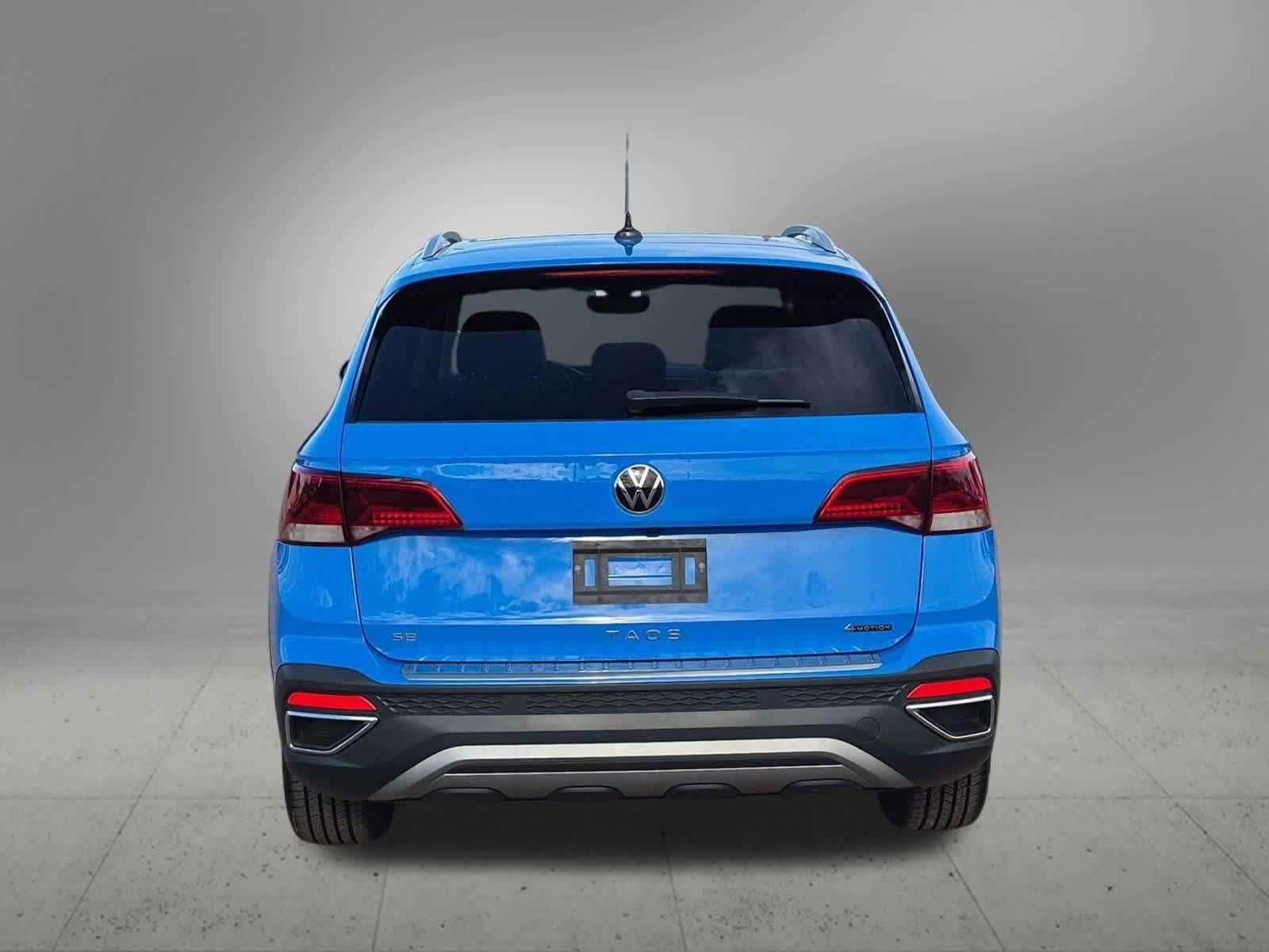 Used 2023 Volkswagen Taos SE w/ Panoramic Sunroof Package AWD/4WD image 5
