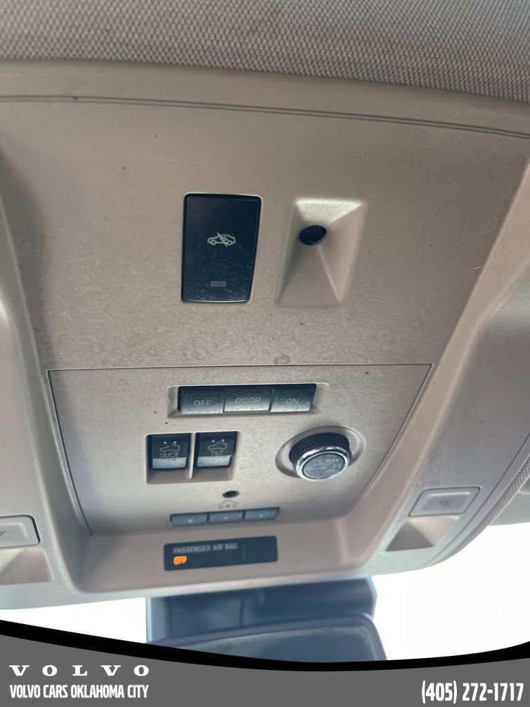 Used 2020 GMC Yukon XL Denali w/ Denali Premium Package image 14