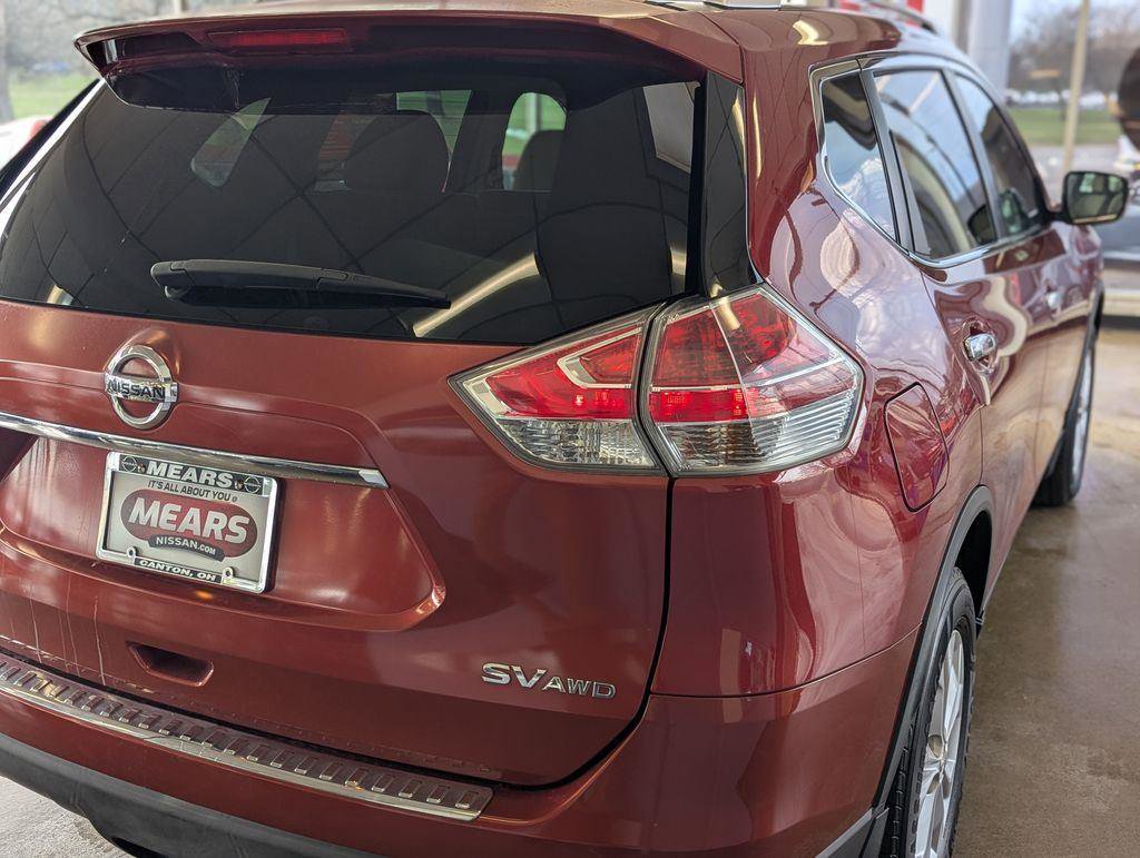 Used 2016 Nissan Rogue SV image 6