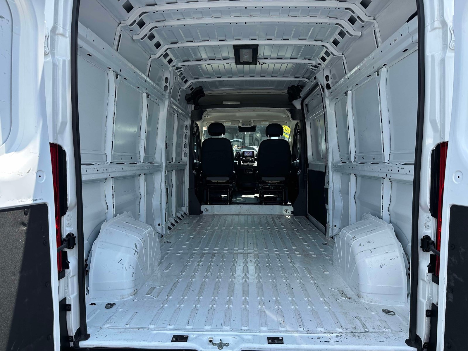 Used 2026 RAM ProMaster 2500 w/ Convenience Group FWD image 38