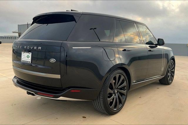 Certified 2023 Land Rover Range Rover SE image 4
