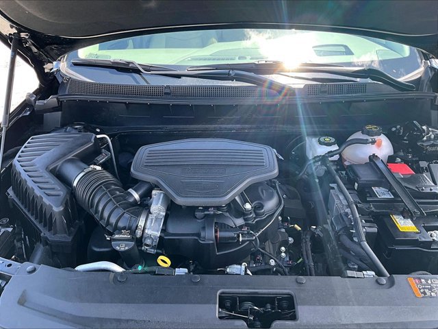 Certified 2025 Cadillac XT6 Premium Luxury w/ Technology Package FWD image 11