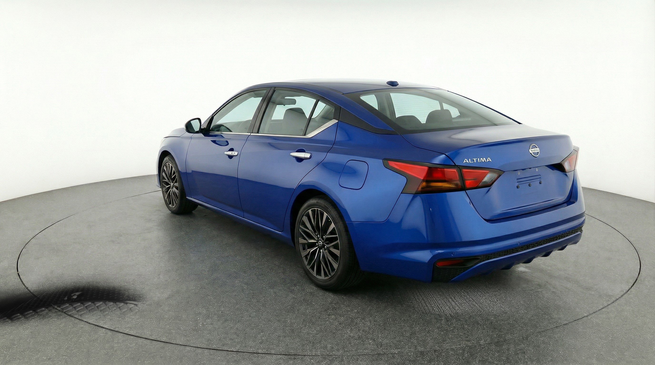 Used 2025 Nissan Altima 2.5 SV image 6