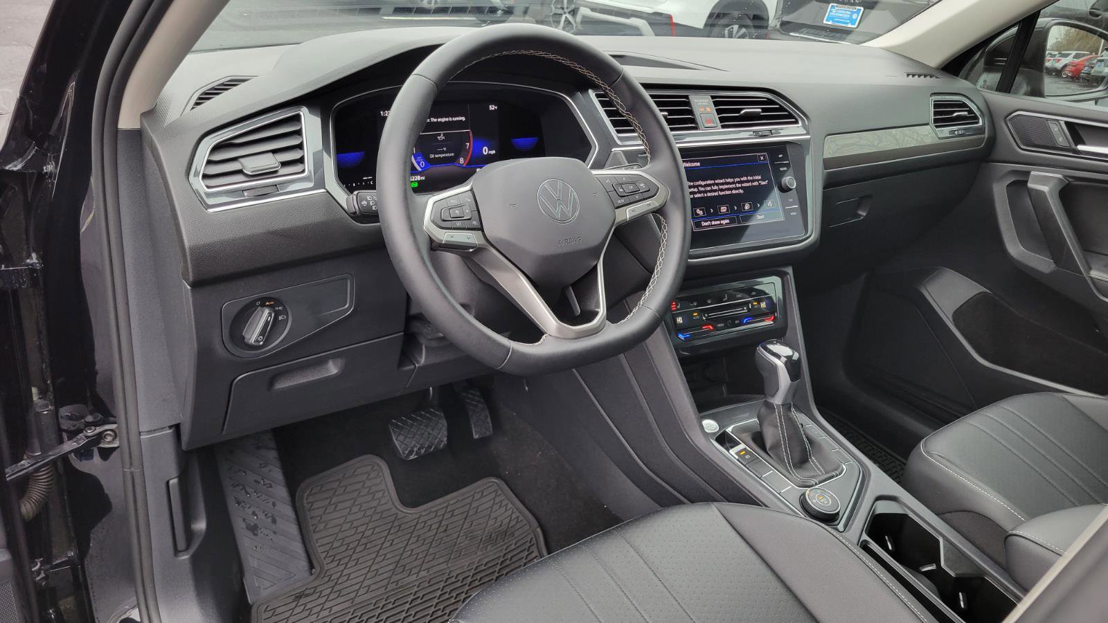 Used 2022 Volkswagen Tiguan SE w/ Panoramic Sunroof Package image 21