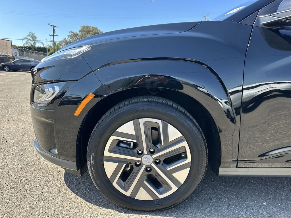 Used 2023 Hyundai Kona Limited w/ Cargo Package FWD image 18