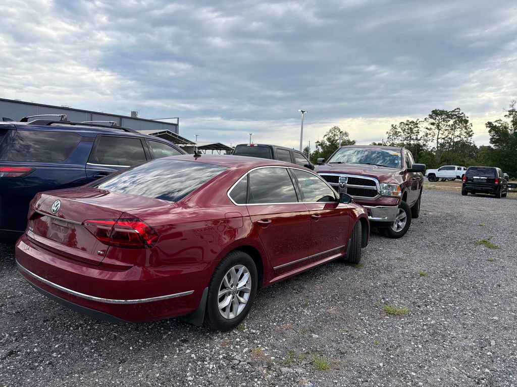 Used 2017 Volkswagen Passat 1.8T S FWD image 4