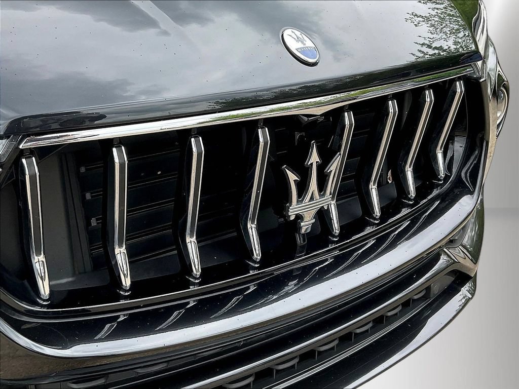 Used 2022 Maserati Levante GT AWD/4WD image 32