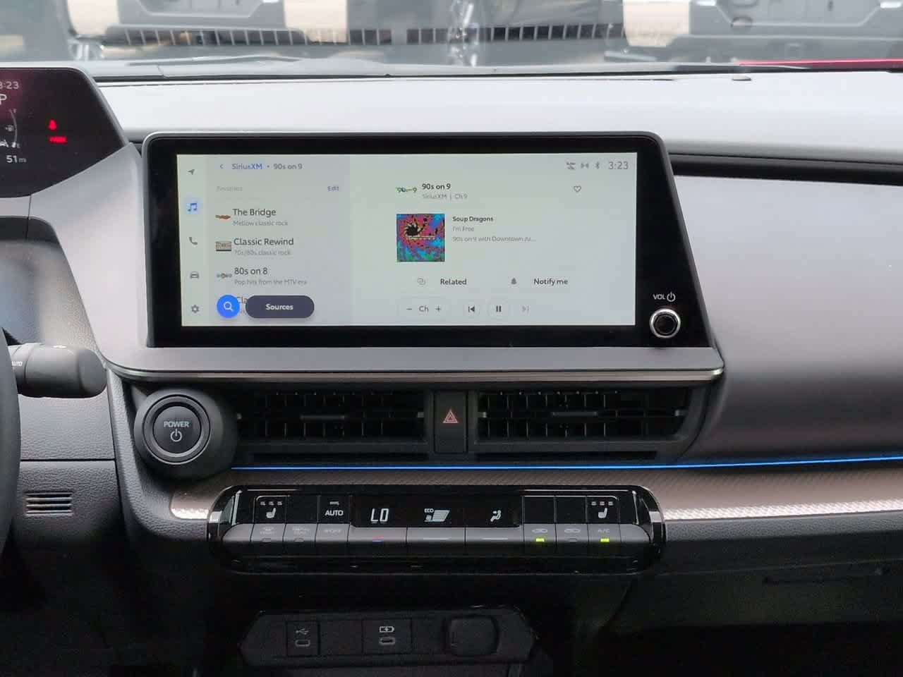 Used 2024 Toyota Prius XLE FWD image 17