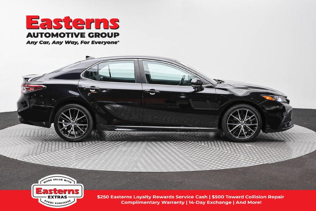 Used 2024 Toyota Camry SE FWD image 5