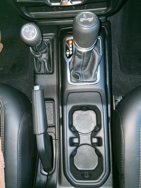 Used 2024 Jeep Wrangler Unlimited Sahara image 29