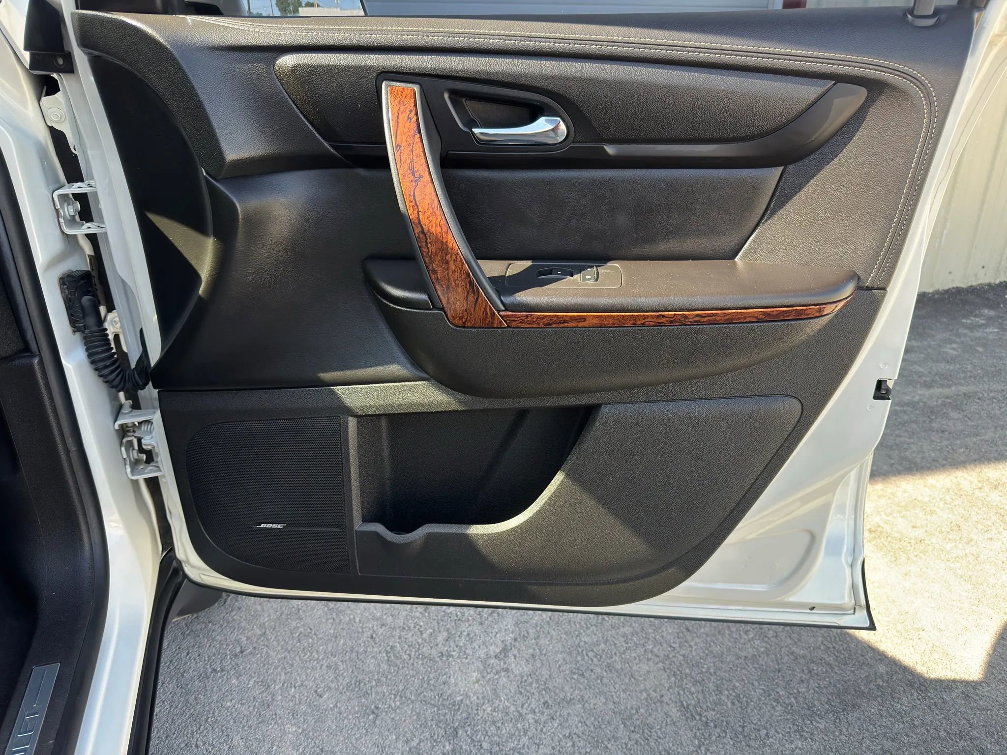 Used 2014 Chevrolet Traverse LTZ FWD image 20