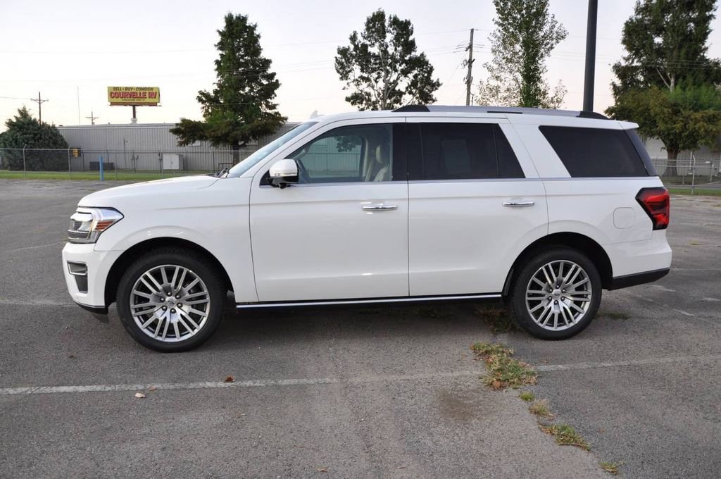 Used 2022 Ford Expedition Limited image 2