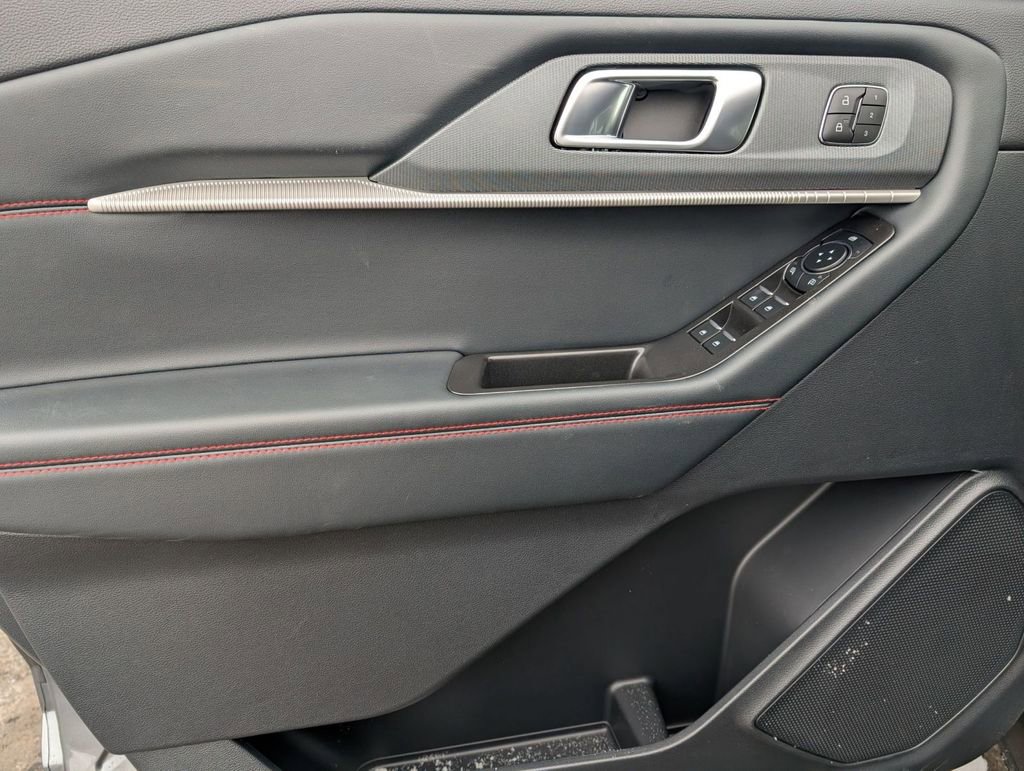 New 2026 Ford Explorer ST-Line w/ ST-Line Street Pack image 21