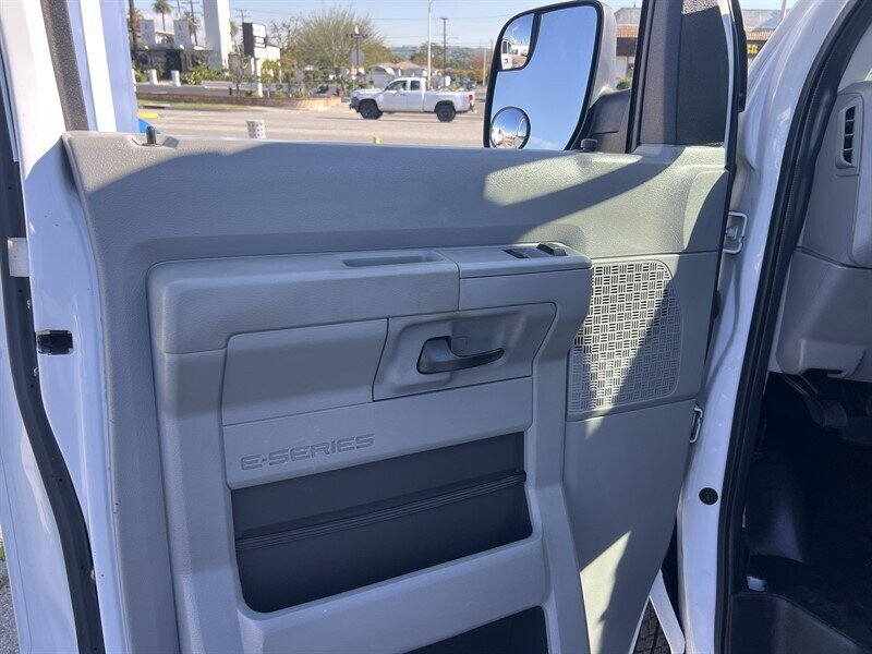 Used 2013 Ford E-150 and Econoline 150 RWD image 14