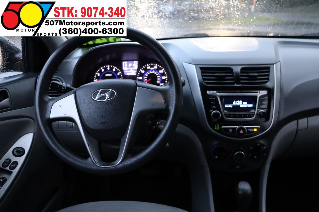 Used 2016 Hyundai Accent SE FWD image 17