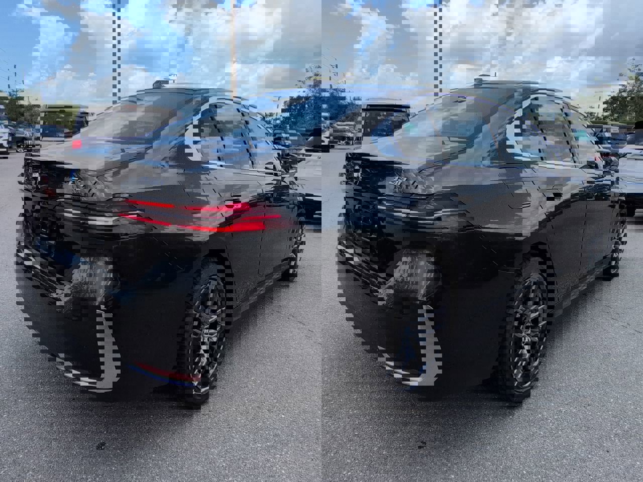 Used 2026 BMW 530i xDrive AWD/4WD image 5