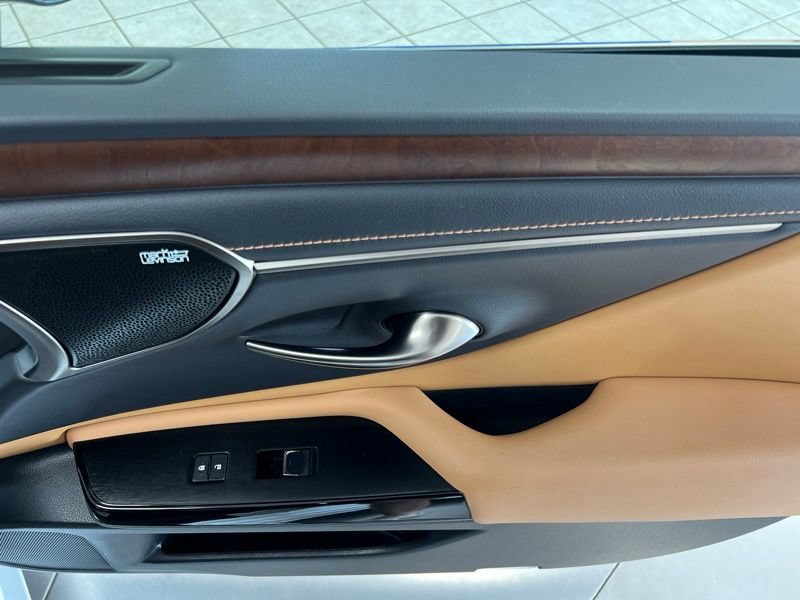 Used 2024 Lexus ES 300h w/ Accessory Package (Z1) FWD image 15