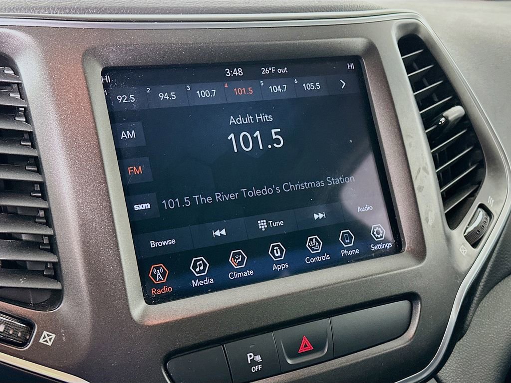 Used 2019 Jeep Cherokee Trailhawk w/ Cold Weather Group image 21