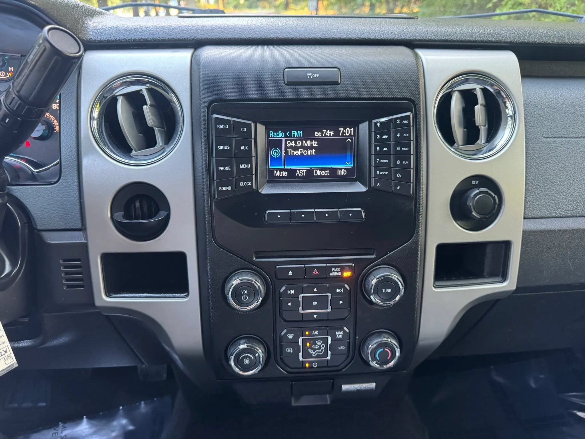 Used 2014 Ford F150 XLT w/ Equipment Group 301A Mid RWD image 16