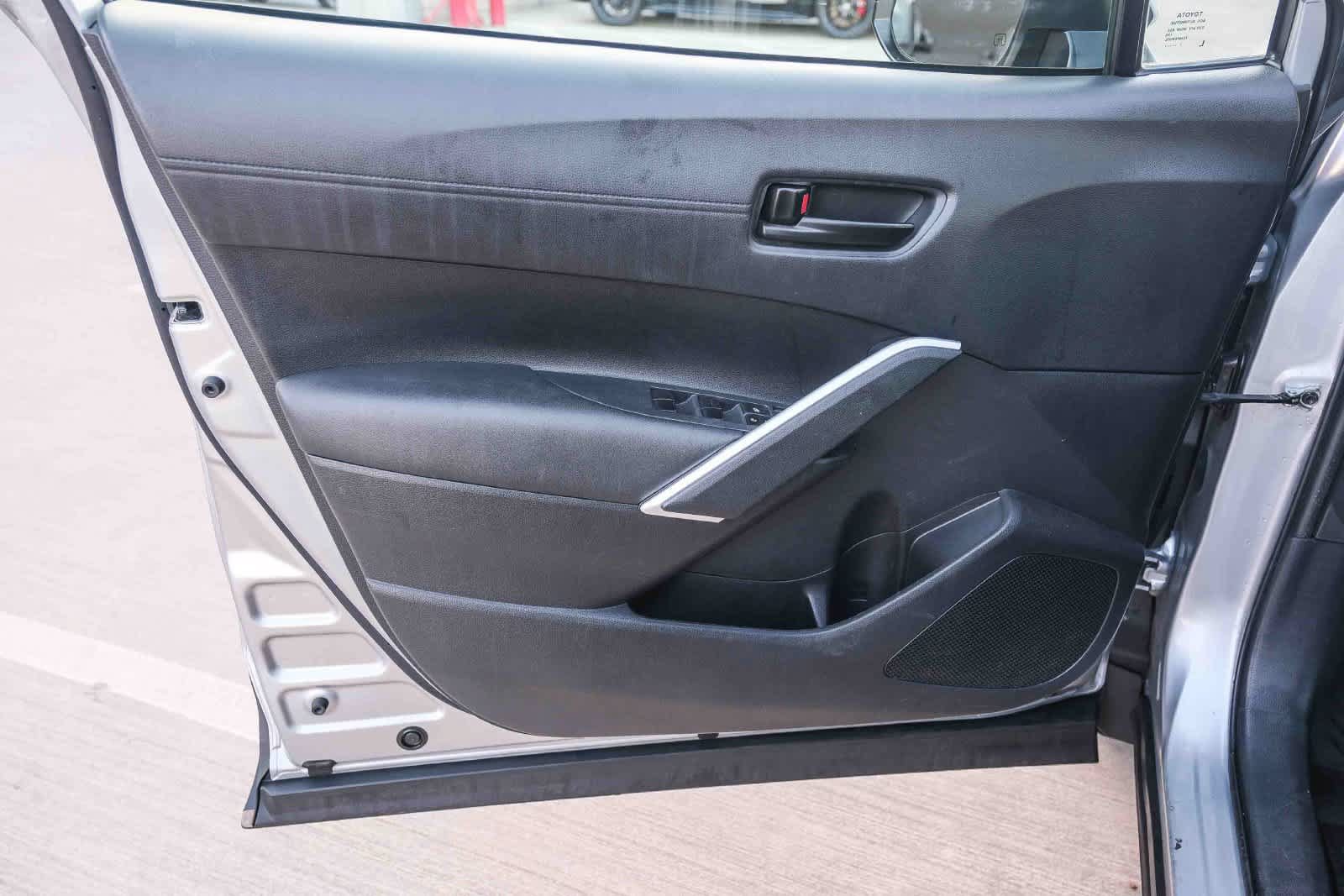 Used 2023 Toyota Corolla Cross AWD Hybrid image 23
