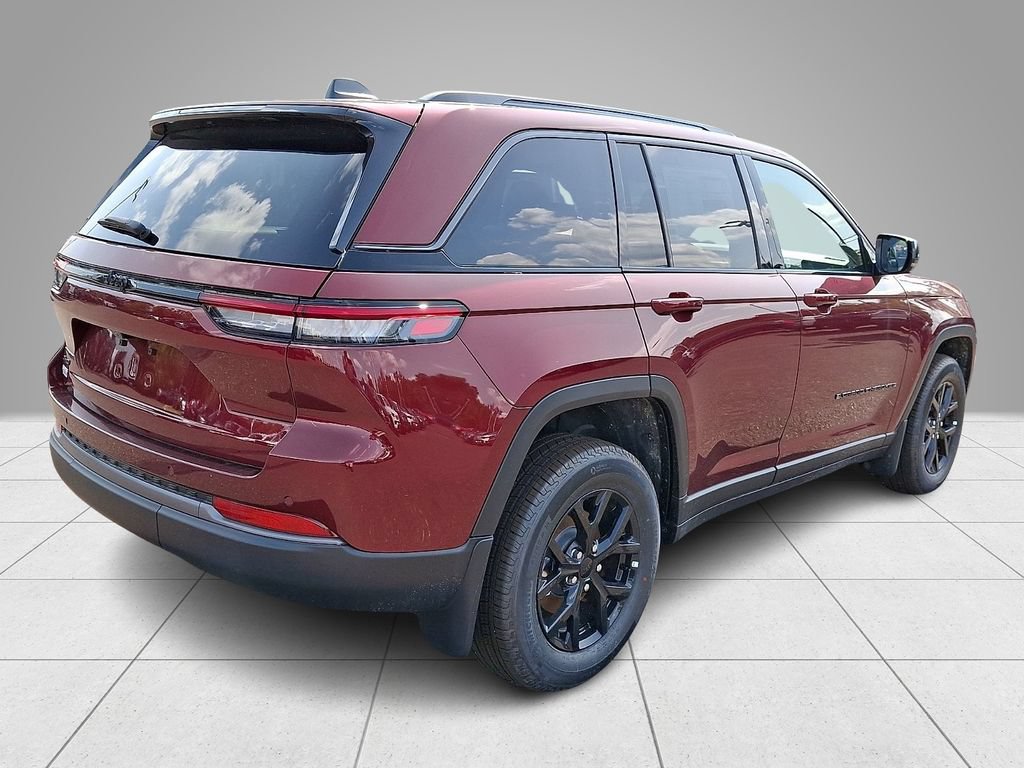 New 2026 Jeep Grand Cherokee Altitude AWD/4WD image 4