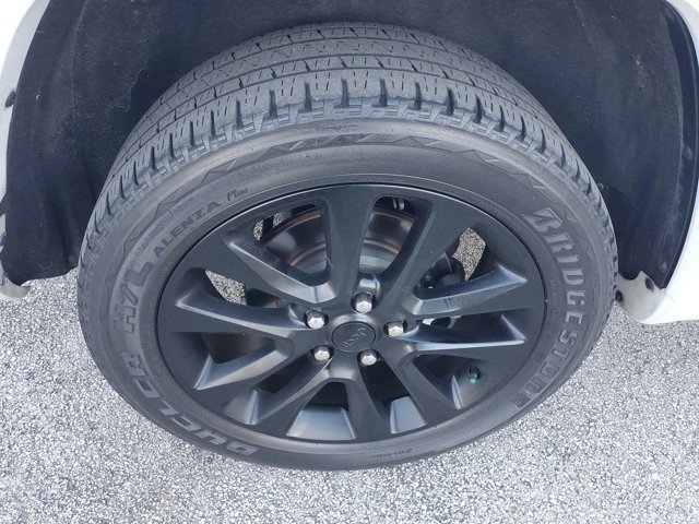Used 2019 Jeep Grand Cherokee Altitude image 9