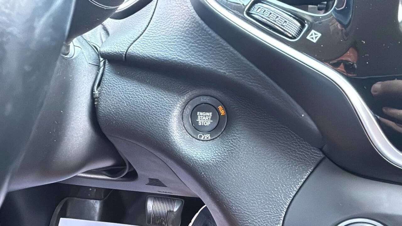 Used 2019 Jeep Cherokee Limited image 22