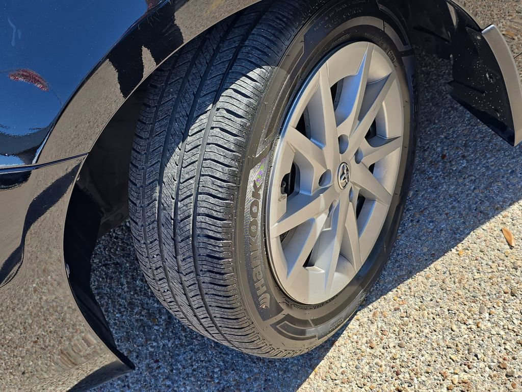 Used 2012 Toyota Prius V Three image 30