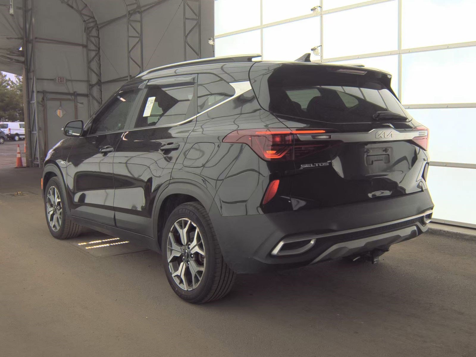 Used 2022 Kia Seltos EX AWD/4WD image 6