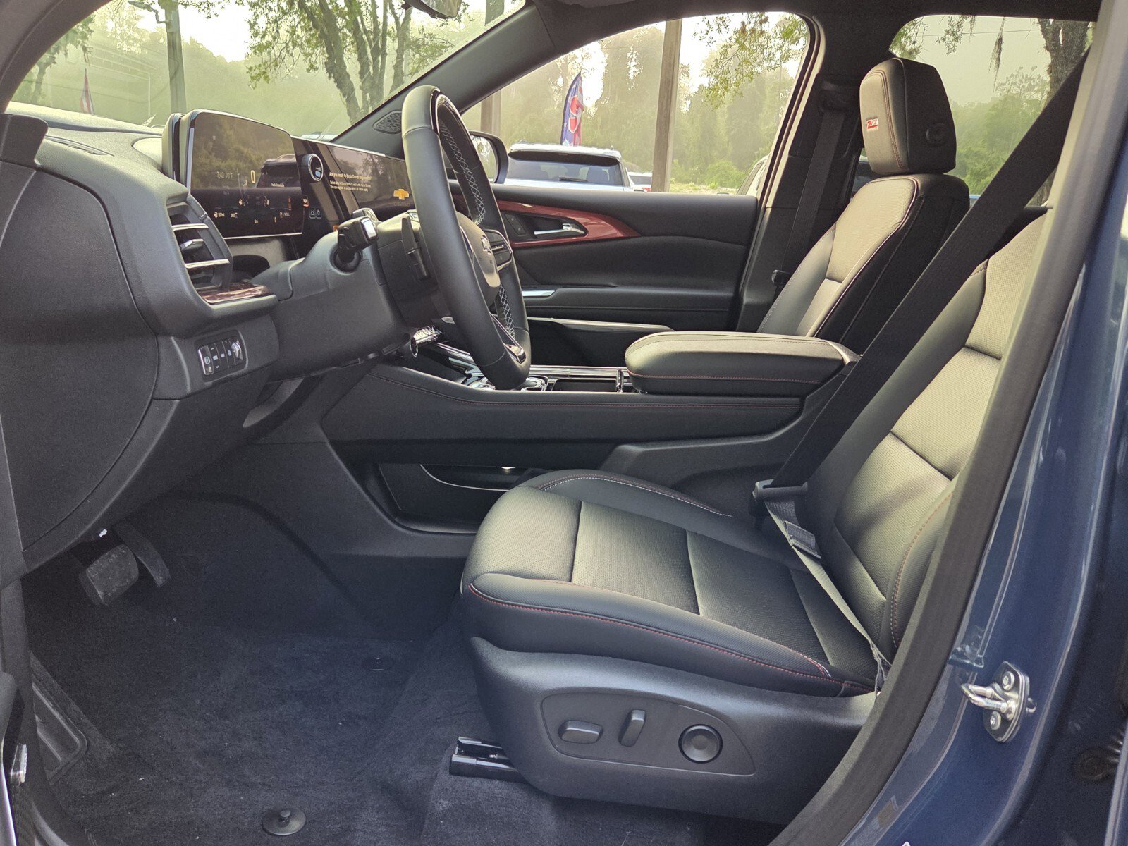 New 2026 Chevrolet Traverse Z71 w/ Enhanced Driving Package AWD/4WD image 14