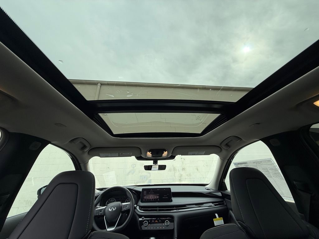 Certified 2025 INFINITI QX60 Pure image 12
