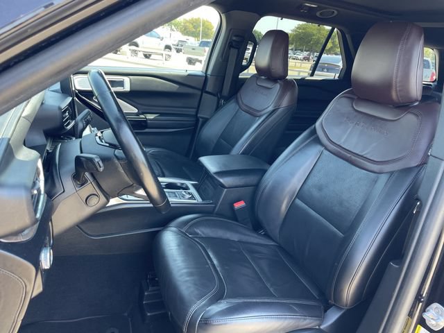 Used 2022 Ford Explorer Platinum w/ Equipment Group 601A AWD/4WD image 27