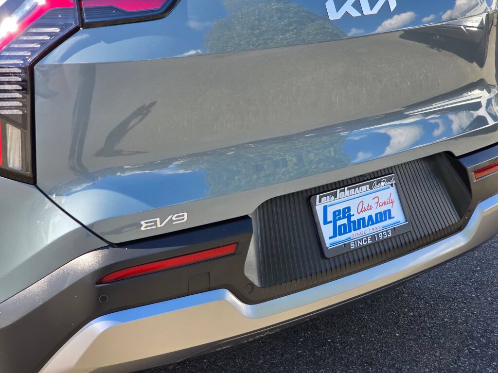 Certified 2024 Kia EV9 Wind AWD/4WD image 28