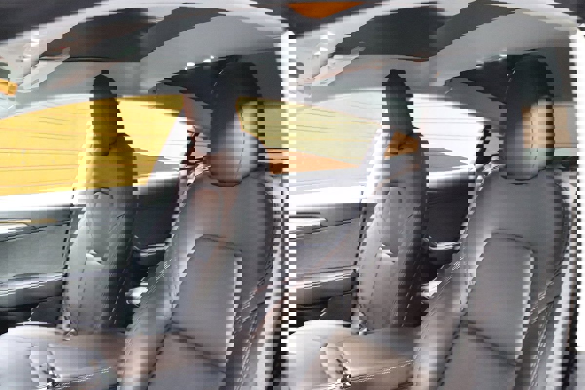 Used 2023 Tesla Model 3 Standard Range image 29