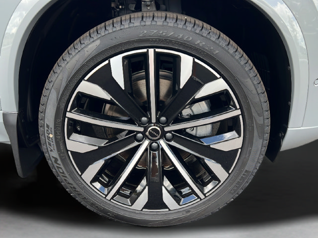 New 2026 Volvo XC90 B6 Plus w/ Protection Package AWD/4WD image 10