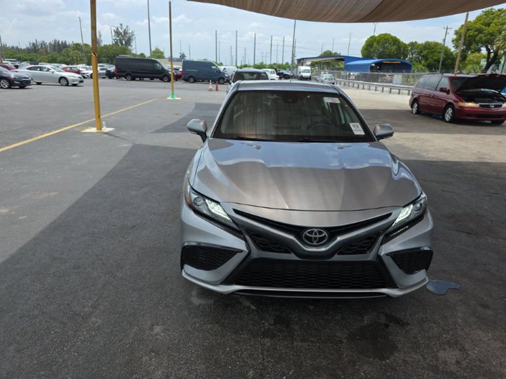Used 2024 Toyota Camry XSE FWD image 3