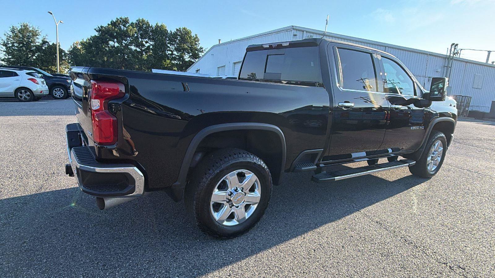 Used 2022 Chevrolet Silverado 2500 LTZ w/ LTZ Premium Package AWD/4WD image 9