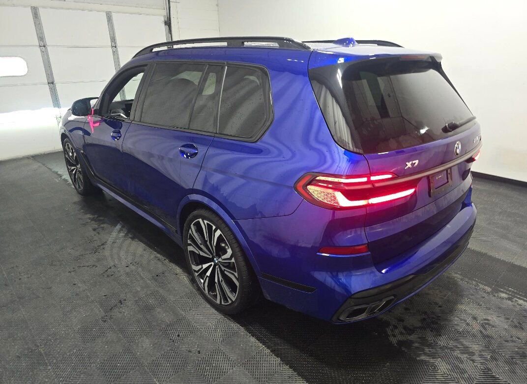 Used 2024 BMW X7 M60i image 4