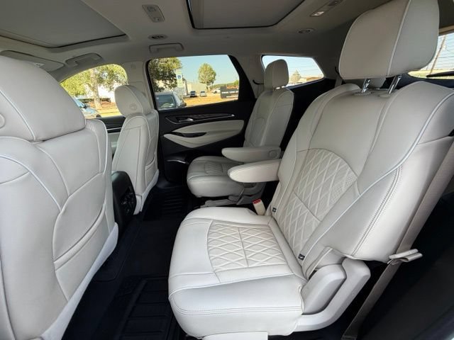 Used 2022 Buick Enclave Avenir w/ Avenir Technology Package FWD image 18