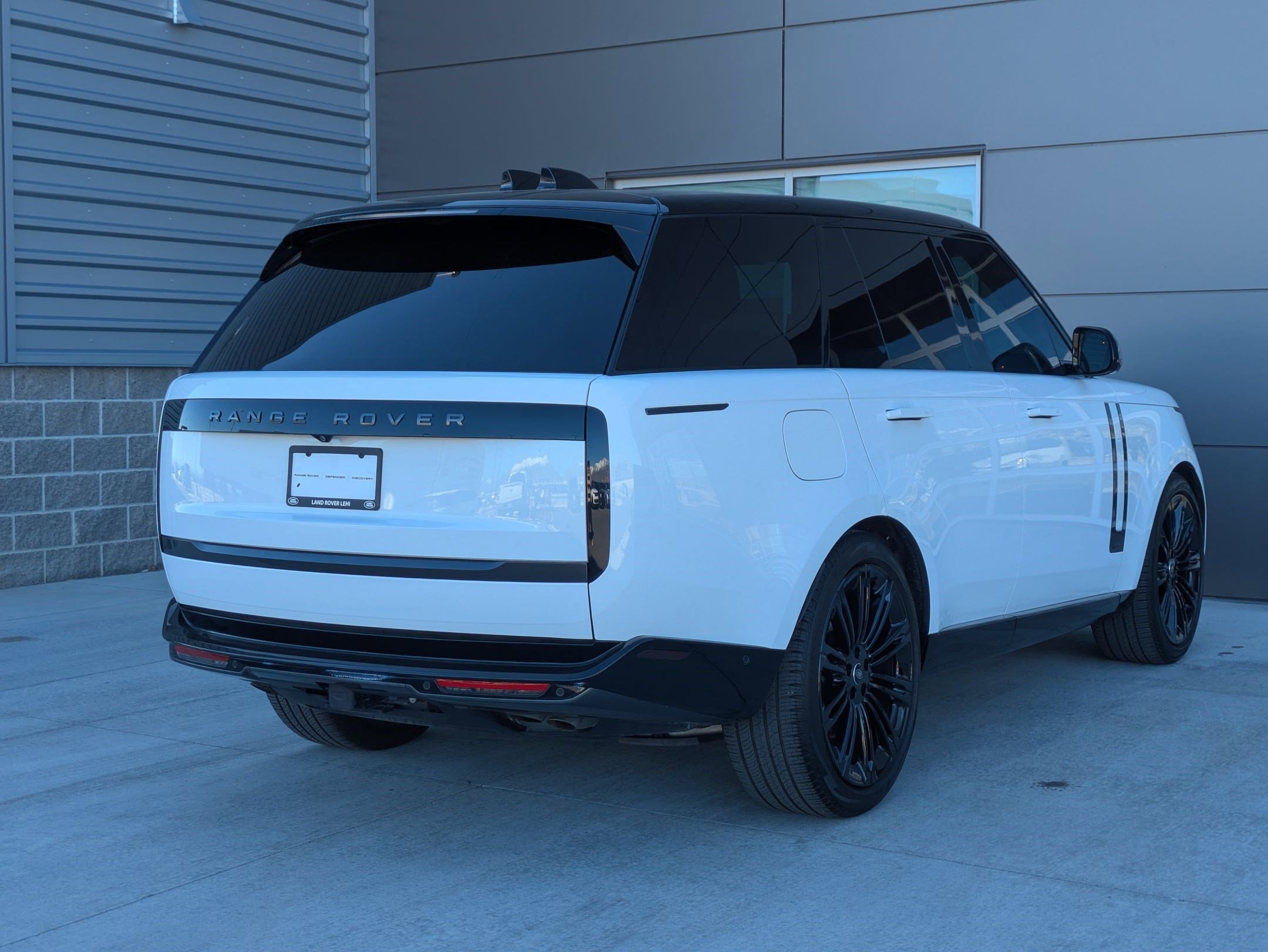 Certified 2024 Land Rover Range Rover Autobiography image 7