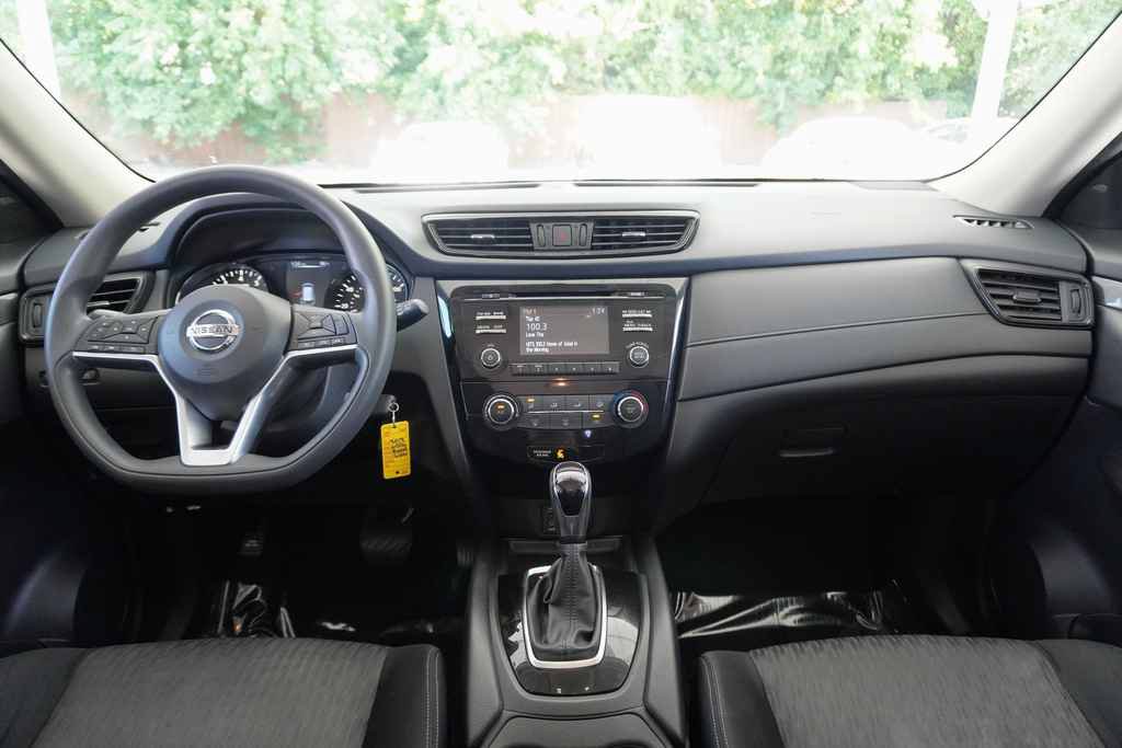 Used 2017 Nissan Rogue S FWD image 11