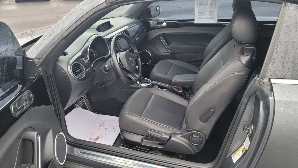 Used 2014 Volkswagen Beetle R-Line image 18