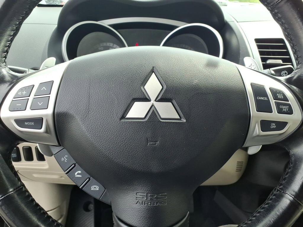 Used 2008 Mitsubishi Outlander XLS AWD/4WD image 5