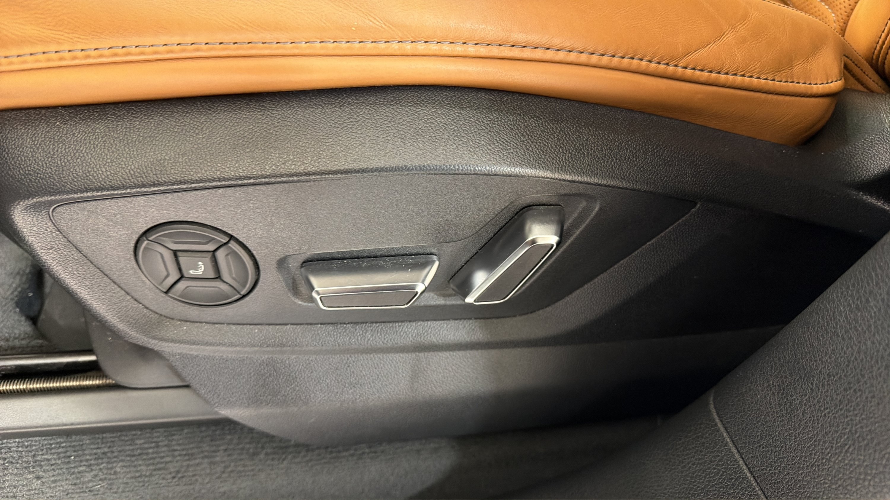 Used 2022 Audi RS Q8 AWD/4WD image 10
