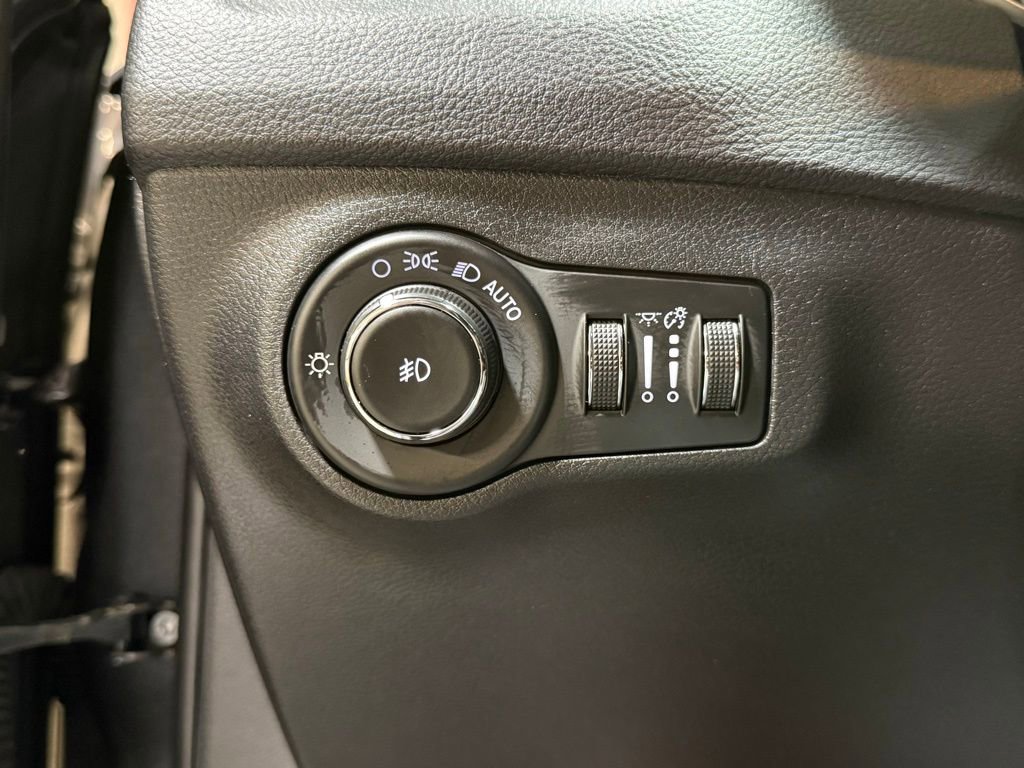 Certified 2018 Jeep Compass Latitude w/ Popular Equipment Group image 28