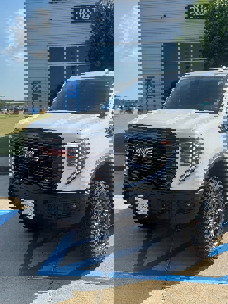 Used 2024 GMC Sierra 1500 AT4X image 2